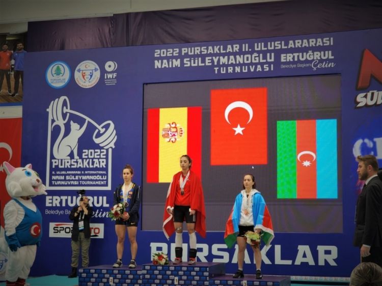 Ağırlıqqaldıranımız Nazilə İsmayılova Ankarada beynəlxalq turnirdə bürünc medal qazanıb