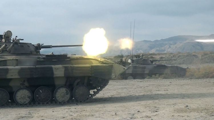 Quru Qoşunlarında döyüş atışlı taktiki təlimlər keçirilib <font color=red> - VİDEO</font>