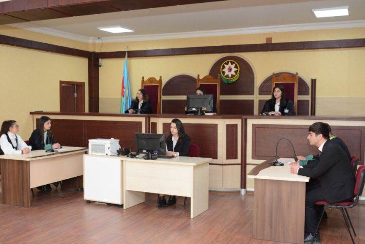 Gələcəyin hüquqşünasları "məhkəmə simulyasiyası” keçirib<font color=red> - FOTOLAR</font>