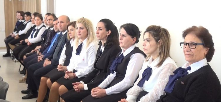 Culfada məhdud fiziki imkanlı uşaqların əl işləri sərgilənib<font color=red> - FOTOLAR</font>