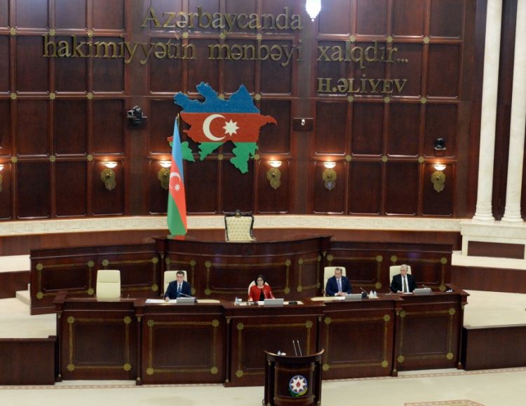 Parlamentdə Dövlət sosial müdafiə fondunun 2023-cü il üçün büdcəsi ikinci oxunuşda təsdiqlənib