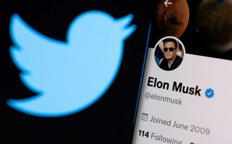 İlon Mask smartfon istehsal edəcəyini vəd edib