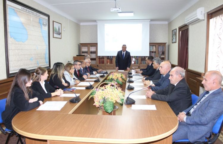 Akademiyada “Şuşa ili” ilə bağlı konfrans keçirilib<font color=red> - FOTOLAR</font>