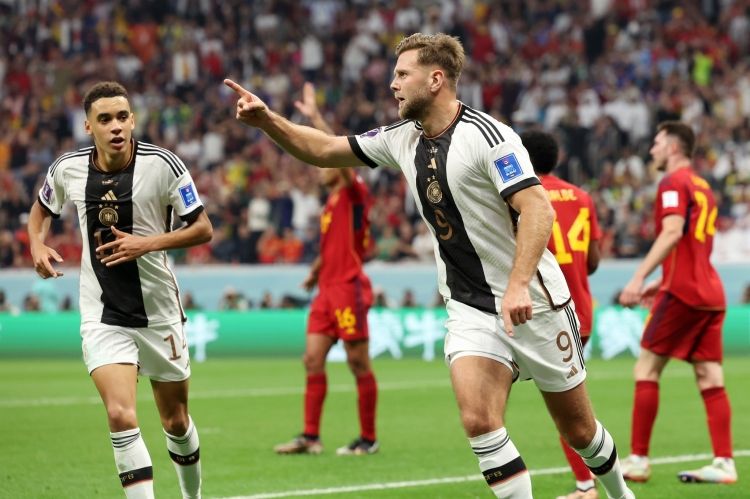 Futbol üzrə dünya çempionatı: İspaniya - Almaniya qarşılaşması heç-heçə başa çatıb