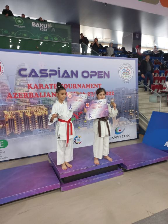 Karateçimiz mükafatçılar sırasında