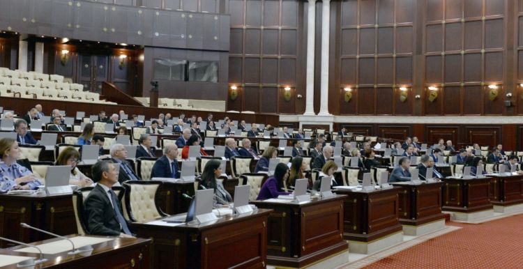 Milli Məclis “Daşınmaz əmlakın dövlət reyestri haqqında” Qanunda dəyişiklikləri üçüncü oxunuşda təsdiqləyib