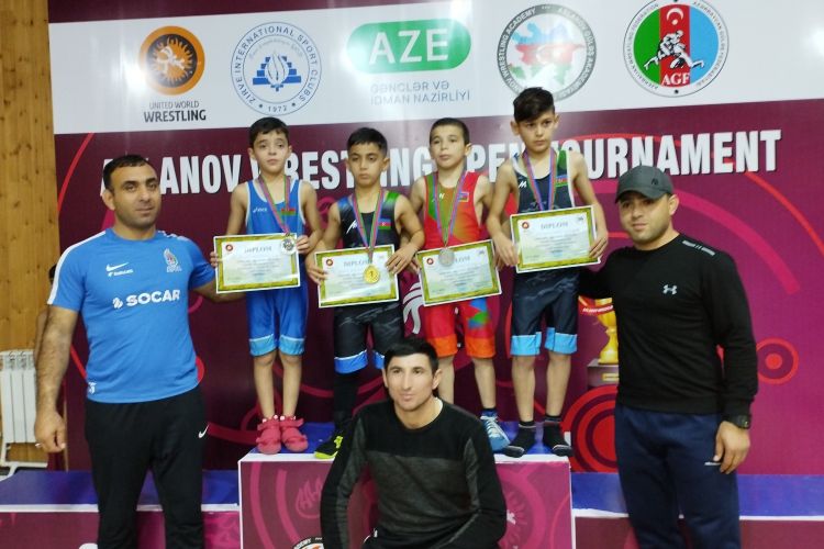 Güləşçilərimiz Abşeron rayonunda keçirilən birincilikdə uğurlu nəticələr əldə ediblər 