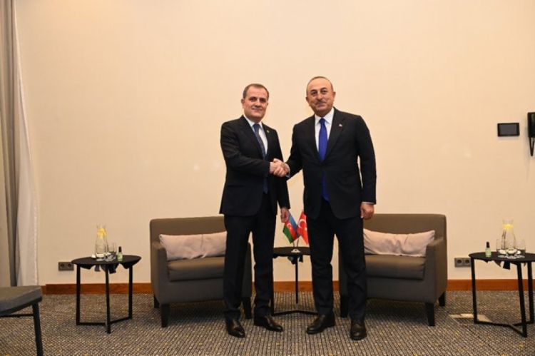 Ceyhun Bayramov Polşada Mövlud Çavuşoğlu ilə görüşüb