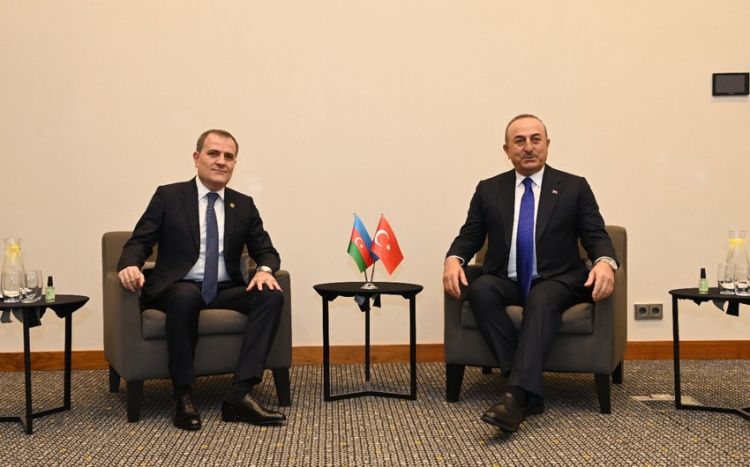 Azərbaycanla Türkiyə arasında regional əməkdaşlıq məsələləri müzakirə olunub