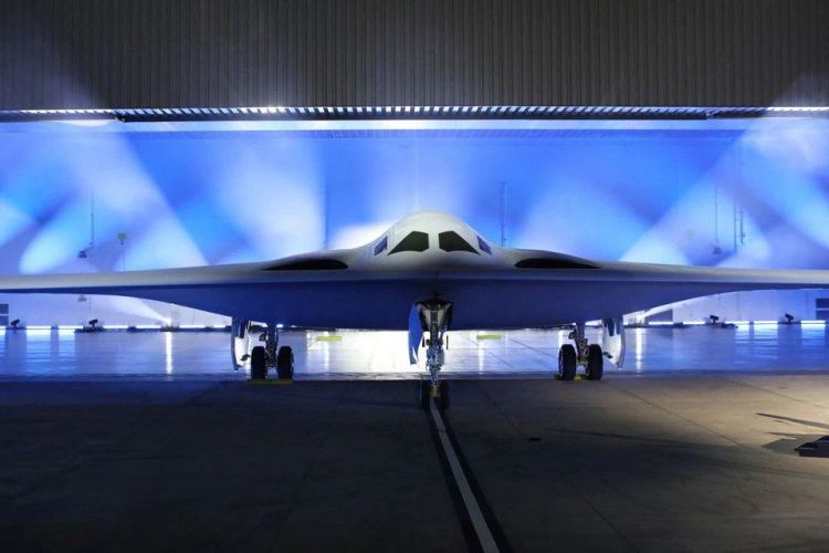 ABŞ yeni strateji "B-21 Raider" bombardmançı təyyarəsini təqdim edib