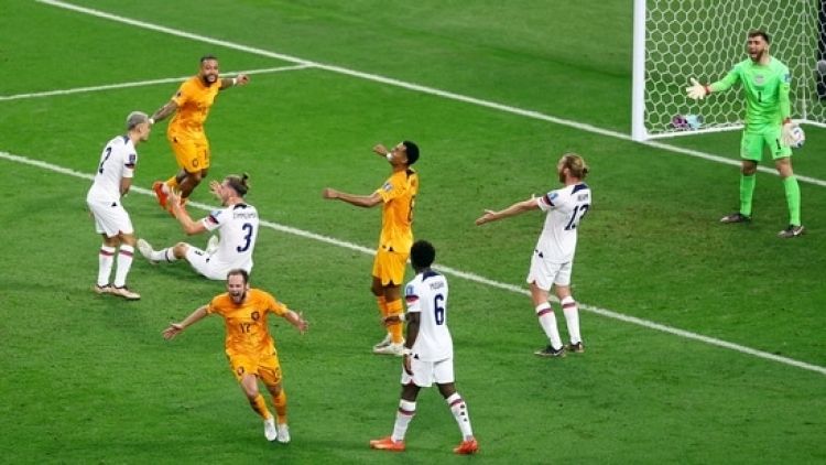 Niderland millisi Qətərdə keçirilən dünya çempionatının dörddəbir final mərhələsinə yüksəlib