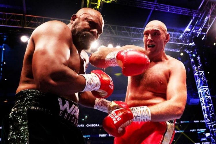 WBC çempionu Tayson Fyuri titulunu qoruyub