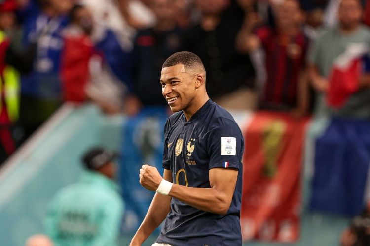 Fransız hücumçu Kilian Mbappe rekorda imza atıb