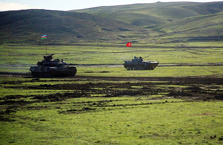 Azərbaycan və Türkiyə hərbçilərinin birgə təlimi keçirilir<font color=red> - VİDEO</font>