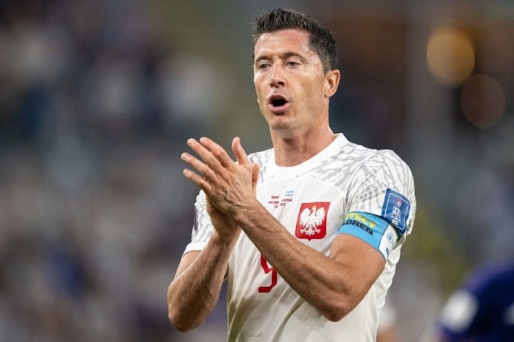 Robert Levandovski Peleni qabaqlayıb