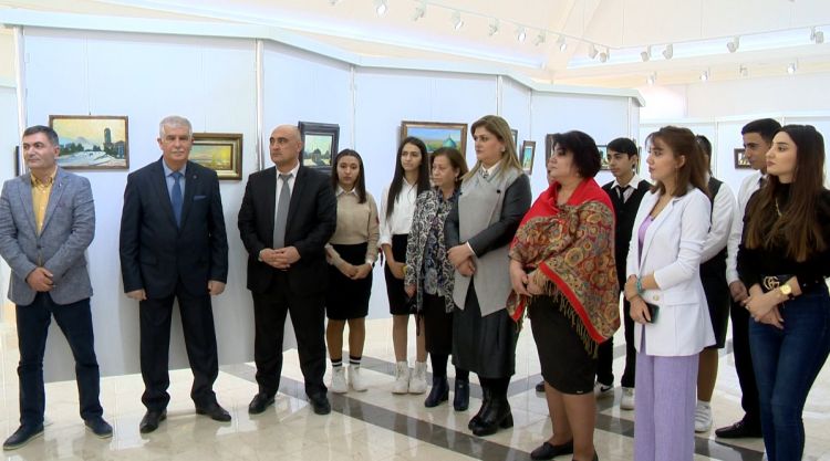 “Hər anda gözəllik” adlı sərgidə istedadlı rəssam Şahin Rəsulzadənin 90-a yaxın əsəri sərgiyə çıxarılıb<font color=red> - FOTOLAR</font>
