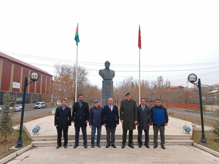 Ümummilli lider Heydər Əliyevin əziz xatirəsi Qarsda ehtiramla anılıb<font color=red> - FOTOLAR</font>