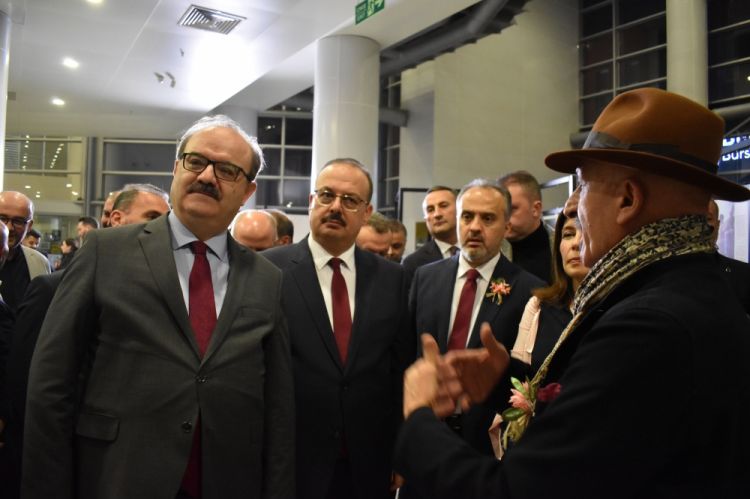 Bursada Reza Deqatinin fotosərgisi açılıb<font color=red> - FOTOLAR</font>