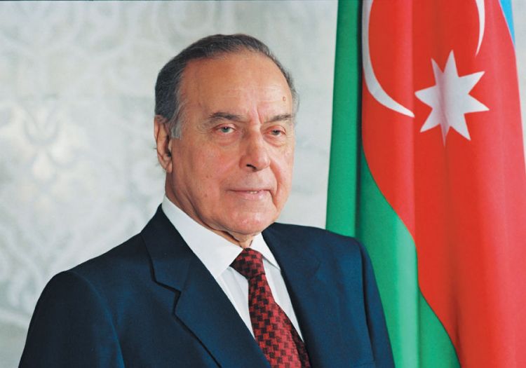 Əbədiyaşar Lider