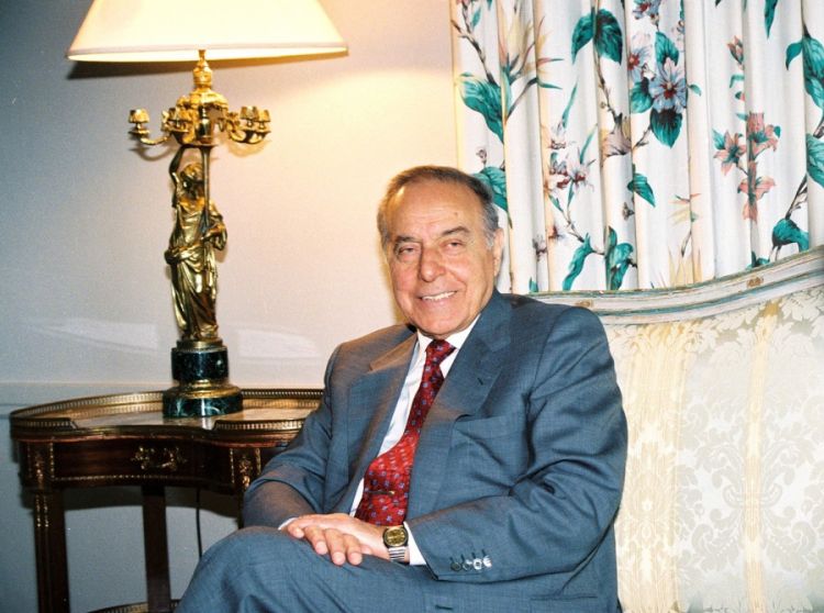 Qürurla yad edilən Böyük İnsan