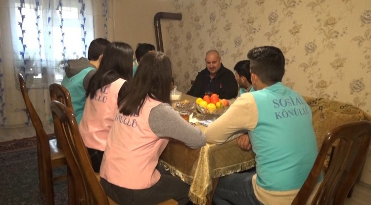 Sosial könüllülər Kəngərli rayonunda tənha ahıllara baş çəkiblər<font color=red> - FOTOLAR</font>