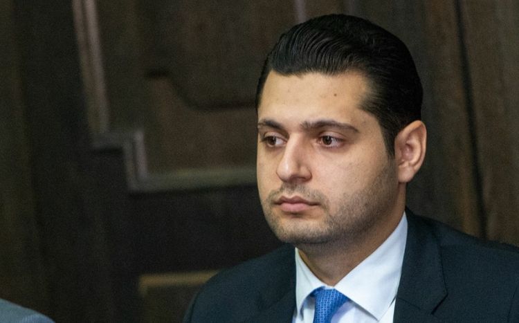 Ermənistan prezidenti baş nazirin müavinini vəzifəsindən azad edib