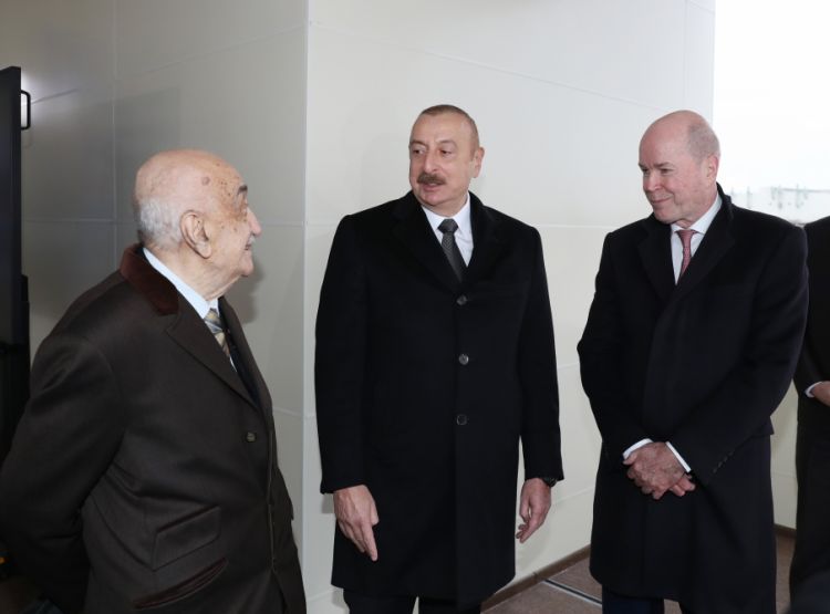 Prezident İlham Əliyev: Bakı dərin özüllər zavodunun inşası ən böyük nailiyyətlərdəndir