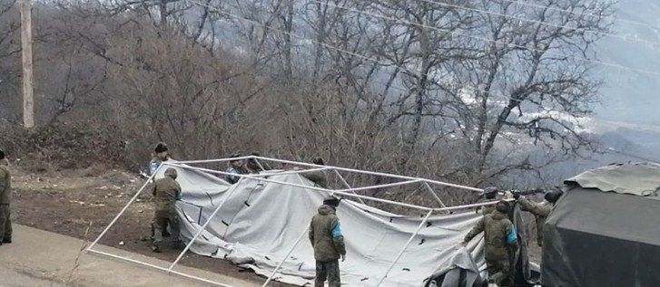 Rusiya sülhməramlıları aksiya keçirilən ərazidə çadırlar qurur