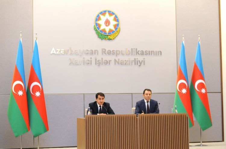 Hikmət Hacıyev: Ermənistanın Laçın yolunun bağlanması barədə iddialarını qətiyyətlə rədd edirik