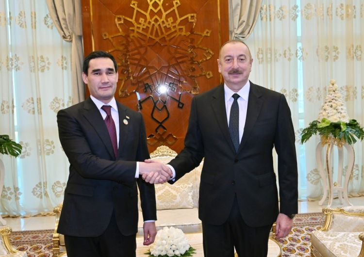 Azərbaycan Prezidenti İlham Əliyevin Türkmənistan Prezidenti Sərdar Berdiməhəmmədov ilə görüşü olub<font color='red'> - YENİLƏNİB</font><font color=red> - FOTOLAR</font>
