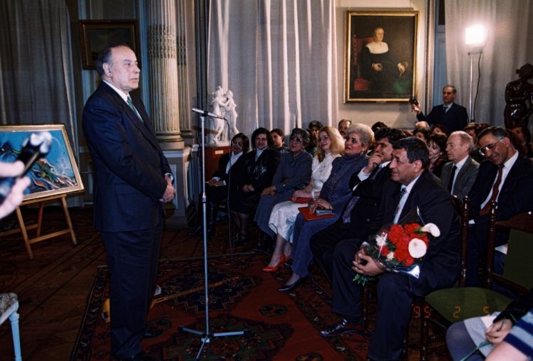 Xalqa bağışlanmış ömürdən anlar: 1995-ci ilin fevralı
