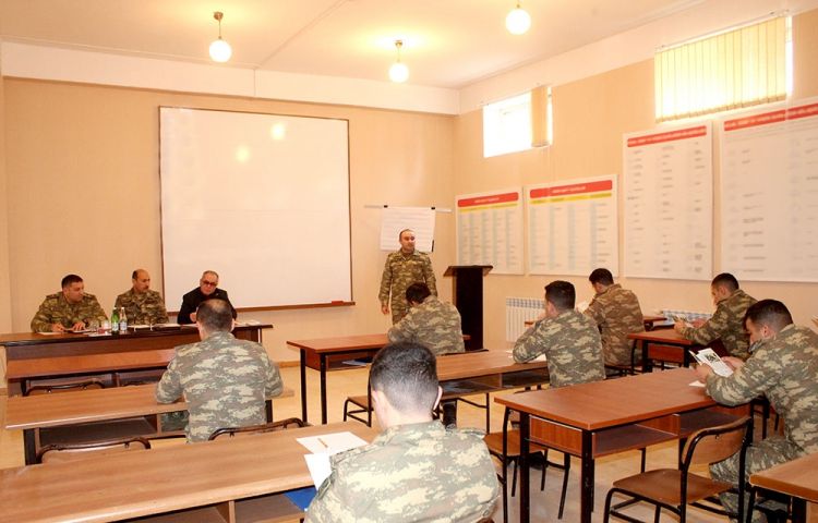 “İlin ən yaxşı psixoloqu” müsabiqəsinin qalibləri mükafatlandırılıb