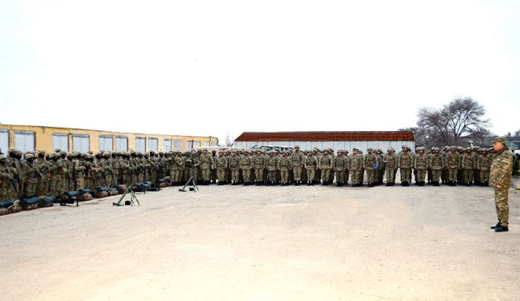 Baş Qərargah rəisi bir sıra hərbi hissələrin döyüş hazırlığını yoxlayıb<font color=red> - FOTOLAR</font>