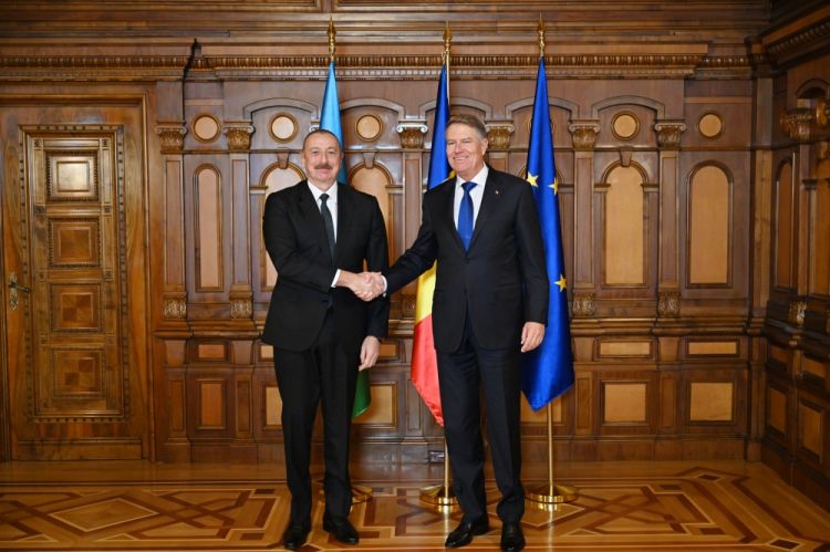 Azərbaycan Prezidenti İlham Əliyevin Rumıniya Prezidenti Klaus Yohannis ilə görüşü olub<font color='red'> - YENİLƏNƏCƏK</font><font color=red> - FOTOLAR</font>