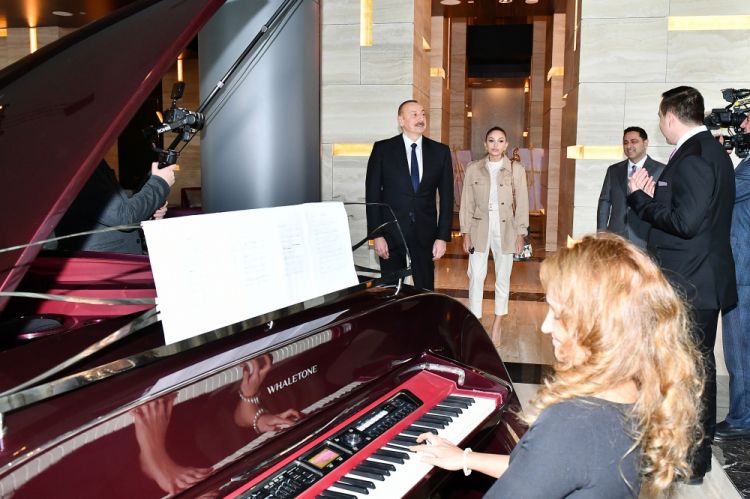 Prezident İlham Əliyev və birinci xanım Mehriban Əliyeva “The Ritz-Carlton Baku” otelinin açılışında iştirak ediblər<font color='red'> - YENİLƏNİB</font><font color=red> - FOTOLAR</font>