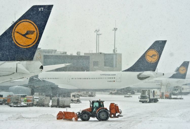 Frankfurt aeroportunda 170-dən çox reys ləğv olunub