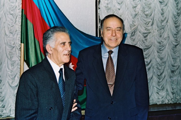 Xalqa bağışlanmış ömürdən anlar: 1995-ci ilin apreli