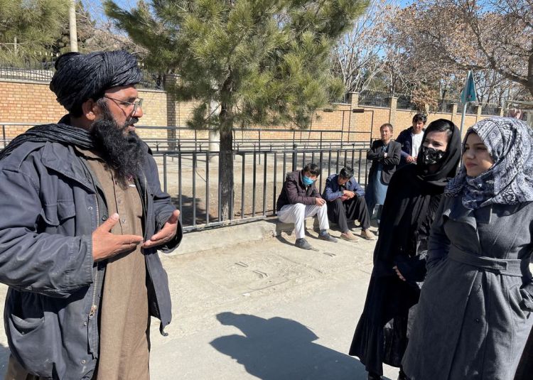Taliban qadınların ali təhsil almasını qadağan edib