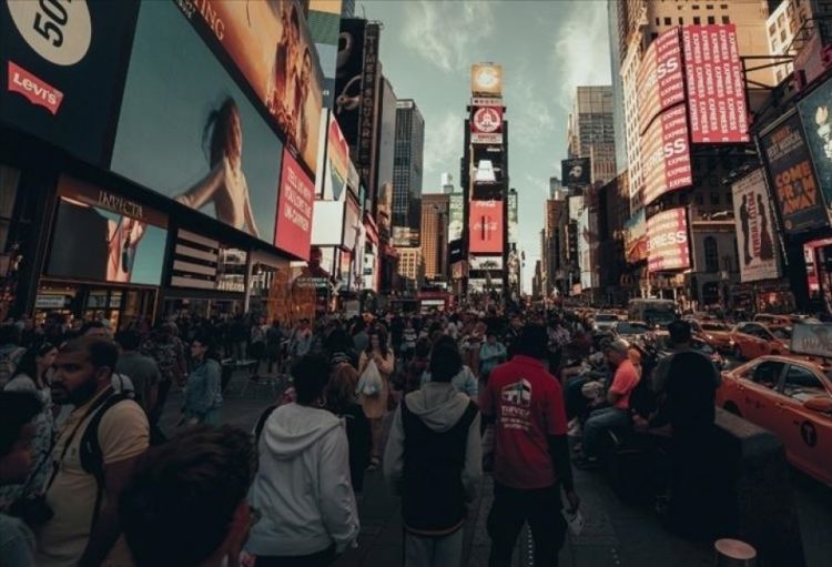 ABŞ əhalisi miqrantların hesabına bir il ərzində 1,2 milyon nəfər artıb