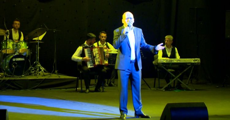 Əməkdar artist Teymur Əmrahın ifası konserti yaddaqalan edib<font color=red> - FOTOLAR</font>