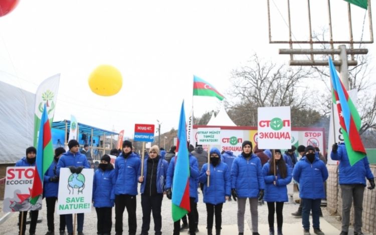 Laçın-Xankəndi yolu: Aksiya sivil qaydalar çərçivəsində davam edir