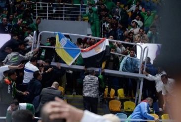 Misirdə basketbol oyunu zamanı tamaşaçıların olduğu tribunalardakı dəmir baryer çöküb