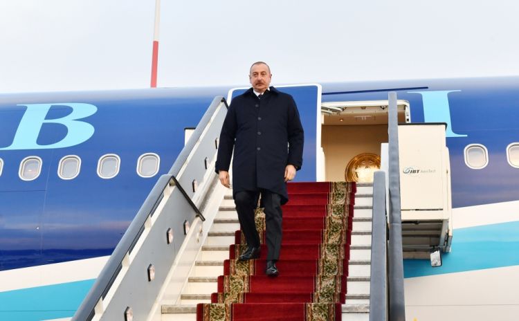 Azərbaycan Prezidenti İlham Əliyev Rusiyanın Sankt-Peterburq şəhərinə işgüzar səfərə gedib<font color=red> - FOTOLAR</font>