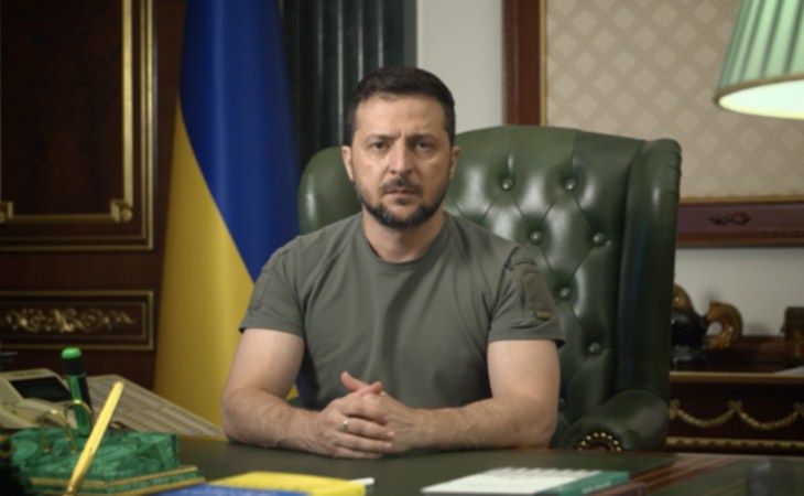 Zelenski: “Ukraynada 9 milyona yaxın insan işıqsız qalıb”