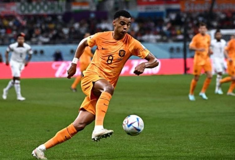 “Liverpul” Niderland millisinin üzvünün transferini razılaşdırıb