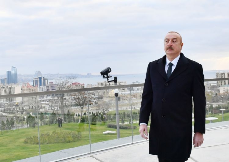 Prezident İlham Əliyev Bakıda Mərkəzi Parkın ikinci hissəsinin açılışında iştirak edib<font color='red'> - YENİLƏNİB</font><font color=red> - FOTOLAR</font>