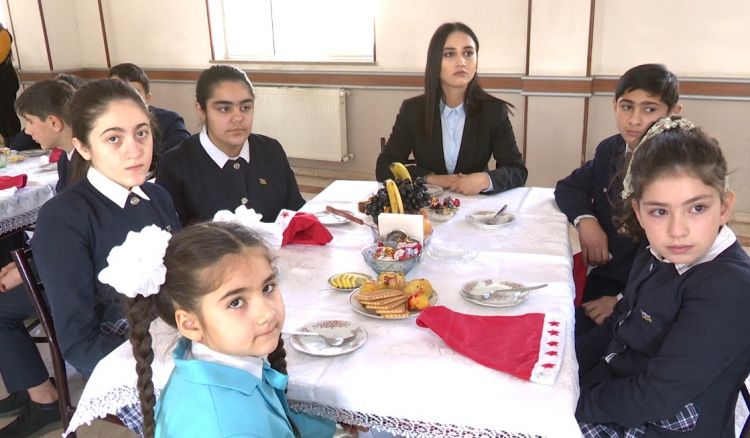 Xüsusi qayğıya ehtiyacı olan uşaqlarla bayram görüşü olub<font color=red> - FOTOLAR</font>