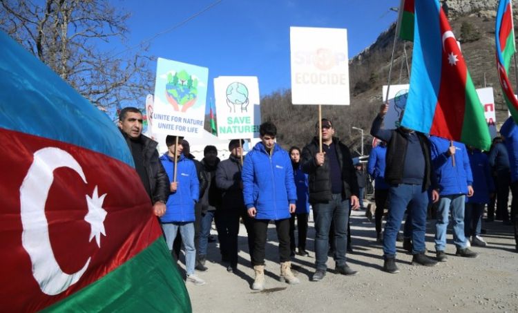 Dinc etiraz aksiyası artıq 21 gündür davam edir