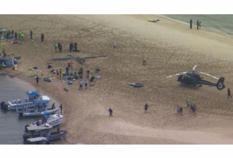 Avstraliyada iki helikopter çimərlik üzərində toqquşub, ölənlər var