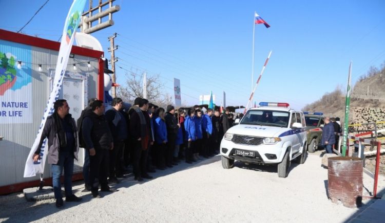 Rusiya sülhməramlılarına məxsus daha üç avtomobilin keçidinə şərait yaradılıb